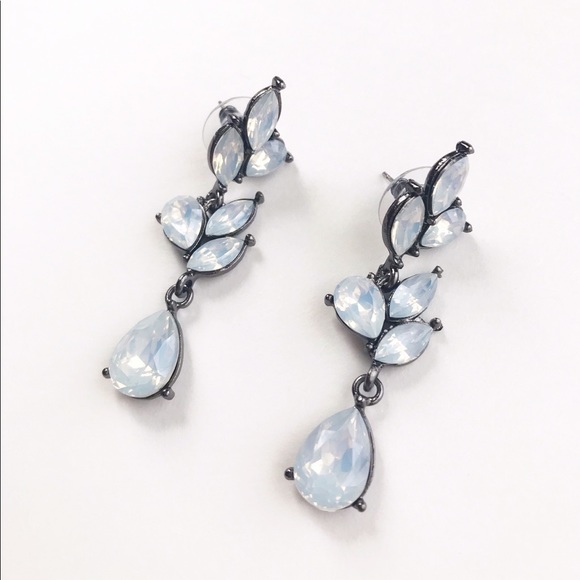 Iridescent silver/blue earrings - Picture 4 of 7